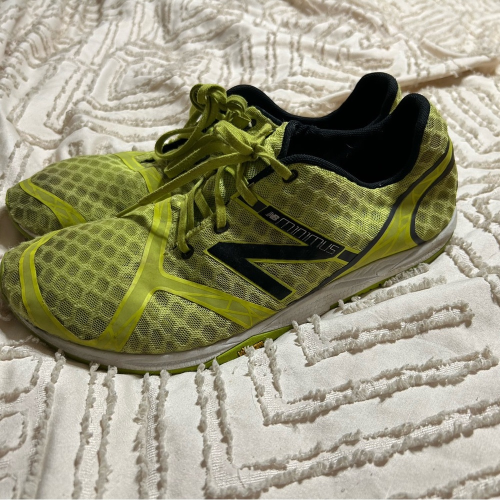 New Balance Minimus Zero - Yellow and Black Athletic Shoes - Picture 2 of 4